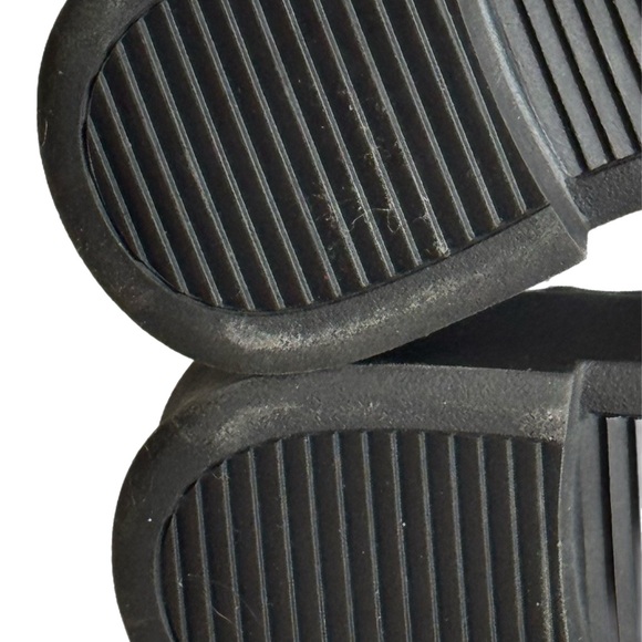 Dolls Kill Snowy Rooftop Gig Chelsea Ankle Boots 6 White Chunky Grunge EUC - Picture 7 of 12